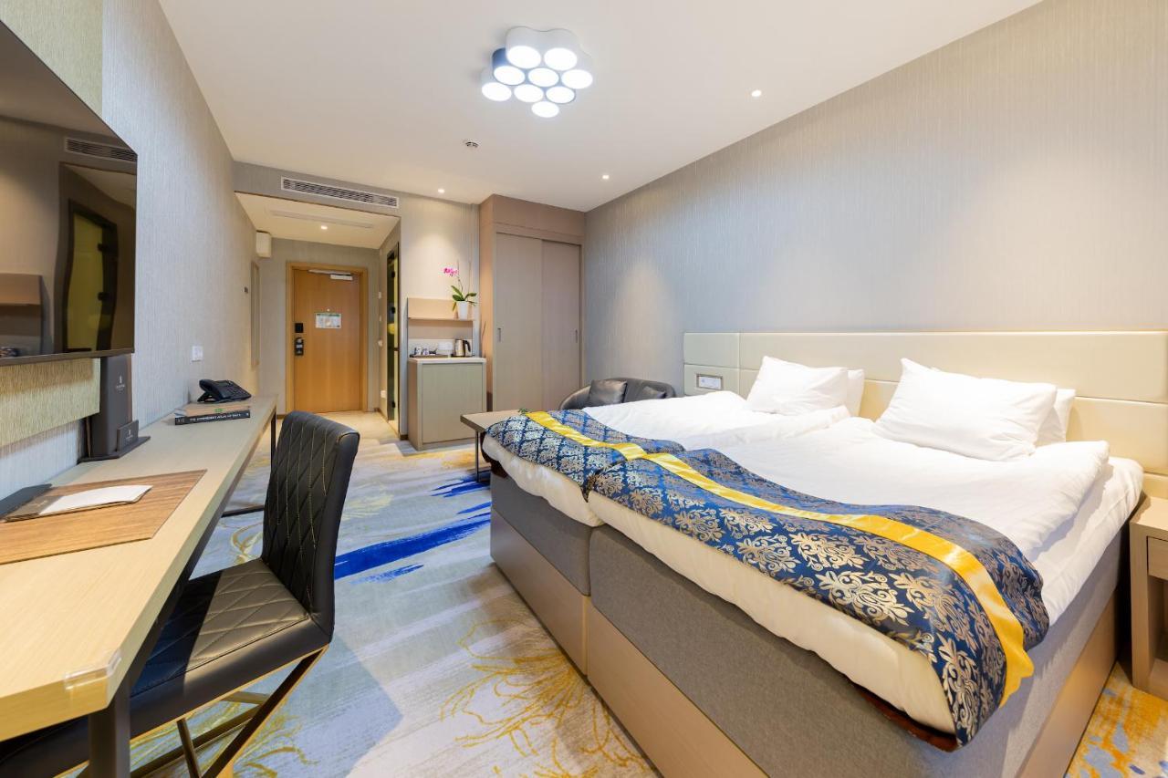 Livington Hotel สต็อกโฮล์ม ภายนอก รูปภาพ