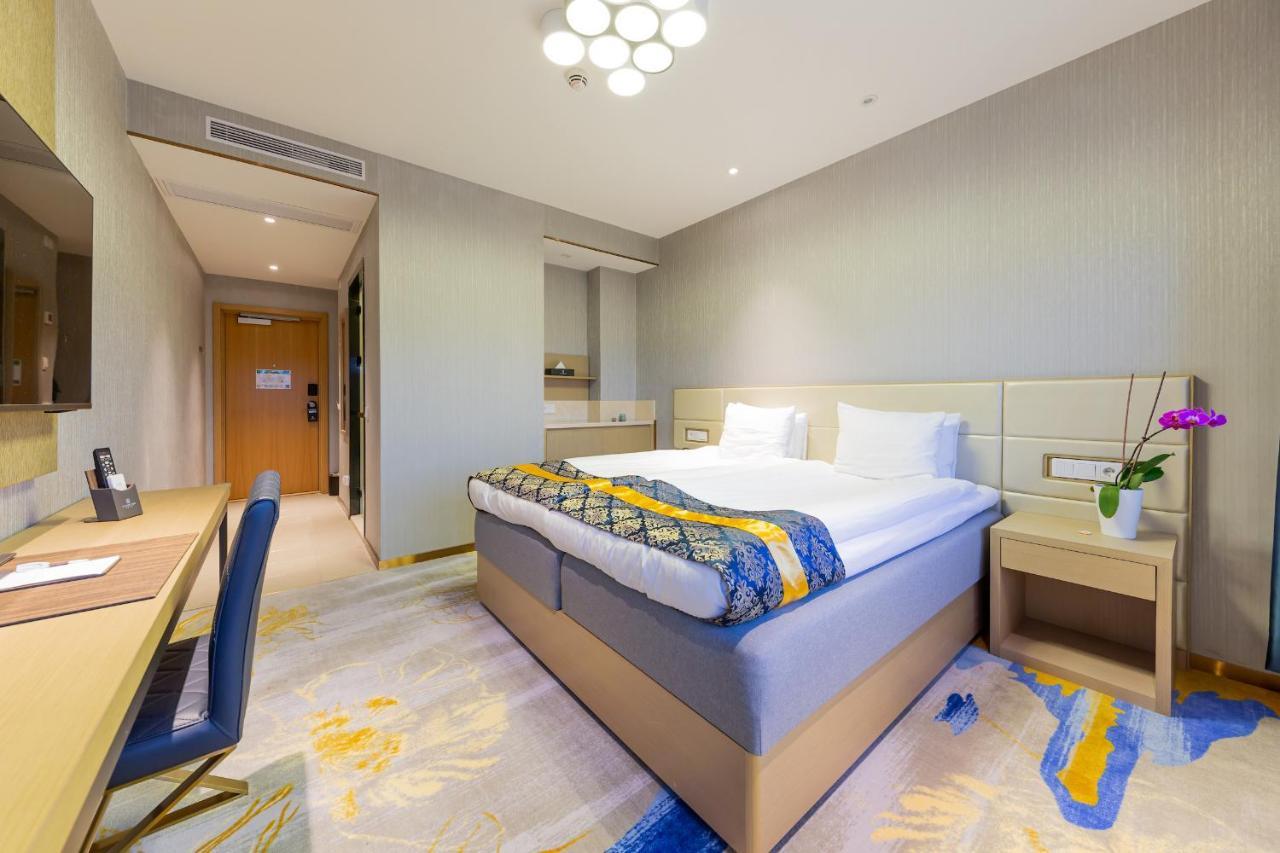 Livington Hotel สต็อกโฮล์ม ภายนอก รูปภาพ